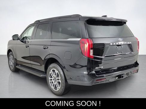 Used 2025 Ford Expedition Active image 5