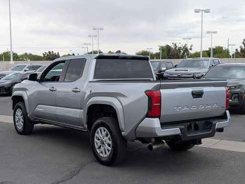 Used 2025 Toyota Tacoma SR5 image 7