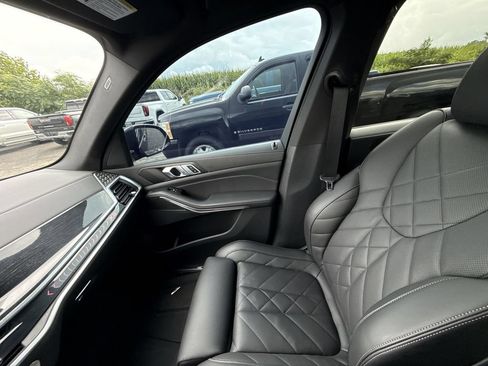 Used 2025 BMW X5 sDrive40i w/ M Sport Package RWD image 26