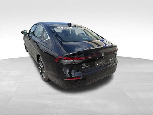 Used 2025 Honda Accord Touring image 6