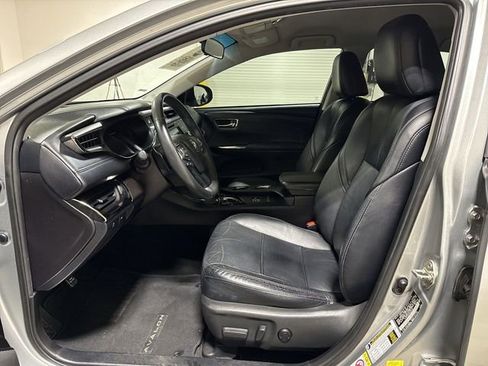 Used 2017 Toyota Avalon XLE FWD image 19