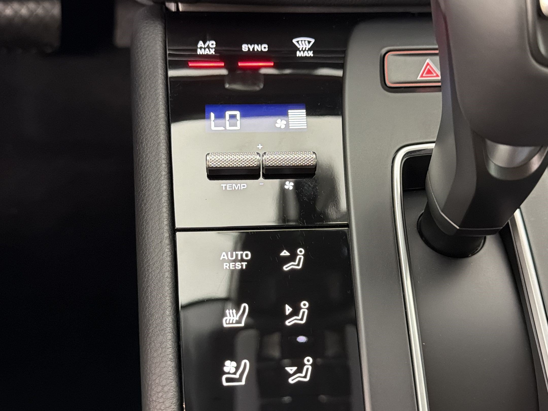 Used 2026 Porsche Macan AWD/4WD image 21