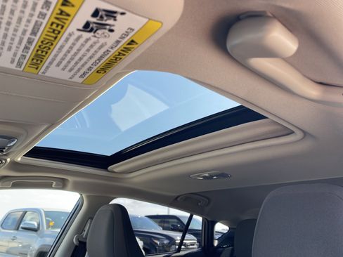 Used 2025 Subaru Crosstrek 2.0i Premium image 26