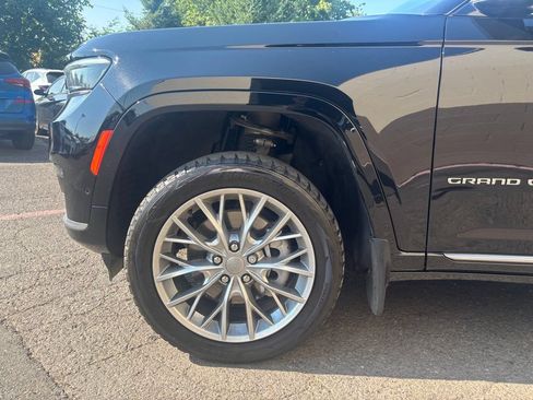 Used 2023 Jeep Grand Cherokee L Summit w/ Advanced Protech Group IV AWD/4WD image 11