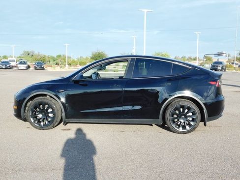 Used 2023 Tesla Model Y Long Range AWD/4WD image 6