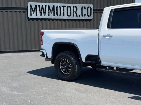 Used 2020 Chevrolet Silverado 3500 High Country w/ Z71 Off-Road Package AWD/4WD image 4