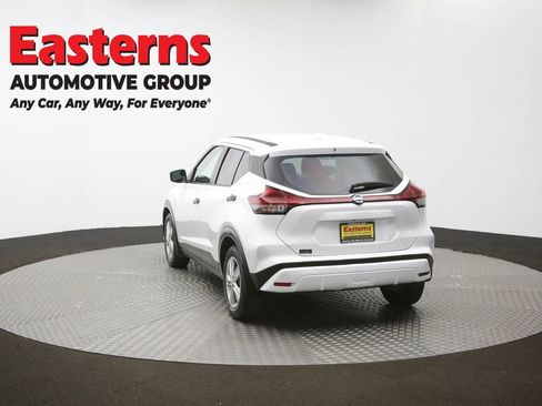 Used 2021 Nissan Kicks S image 62