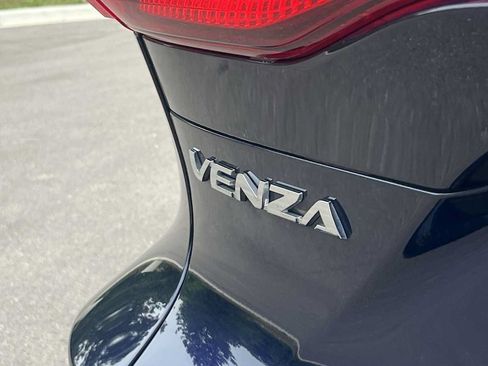 Used 2021 Toyota Venza LE AWD/4WD image 23