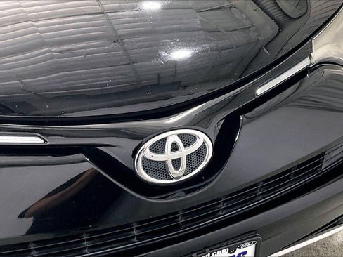 Used 2016 Toyota RAV4 XLE image 30