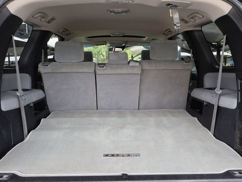 Used 2019 Toyota Sequoia SR5 AWD/4WD image 61