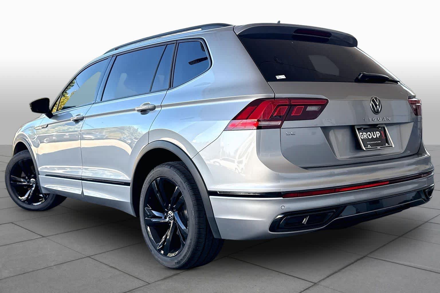 Used 2023 Volkswagen Tiguan SE R-Line FWD image 13