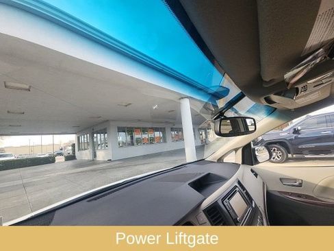 Used 2014 Toyota Sienna XLE image 14