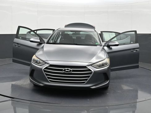 Used 2017 Hyundai Elantra SE FWD image 42