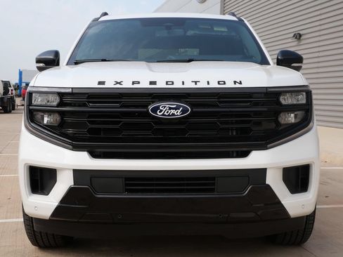 New 2027 Ford Expedition Max Platinum w/ Stealth Appearance Package AWD/4WD image 4