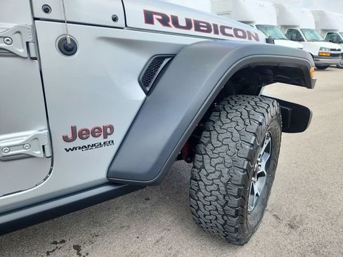 Used 2022 Jeep Wrangler Unlimited Rubicon w/ LED Lighting Group AWD/4WD image 19