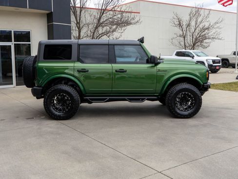 Used 2022 Ford Bronco Black Diamond image 8