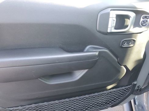 Used 2019 Jeep Wrangler Unlimited Sport S image 16