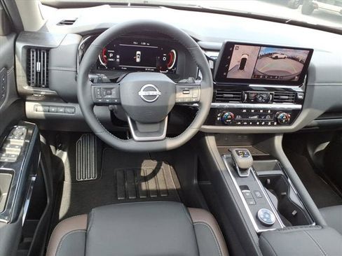 New 2026 Nissan Pathfinder Platinum image 8