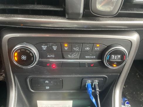 Used 2019 Ford EcoSport SE w/ SE Convenience Package FWD image 20