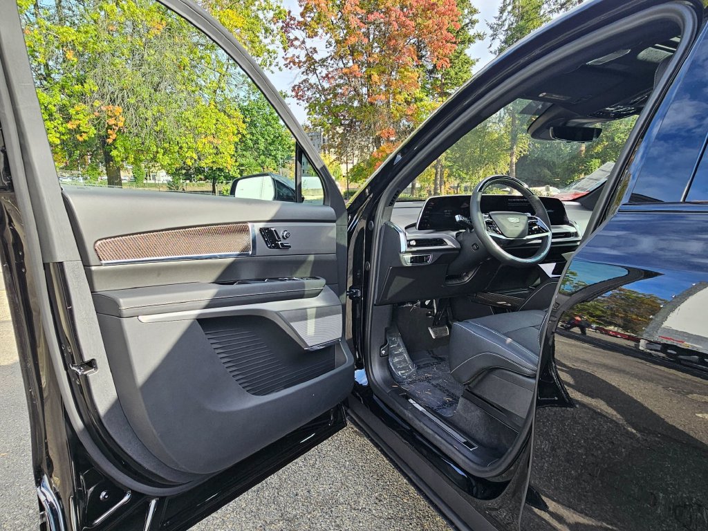 New 2027 Cadillac Vistiq Sport AWD/4WD image 18