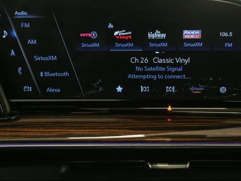 Used 2021 Cadillac Escalade Premium Luxury w/ Performance Package image 37