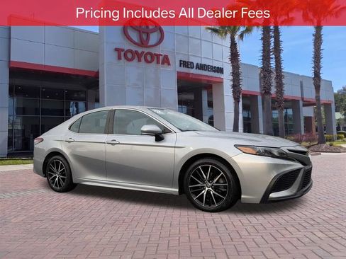 Used 2024 Toyota Camry SE w/ Convenience Package FWD image 1