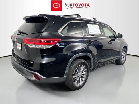 Used 2018 Toyota Highlander XLE FWD image 4