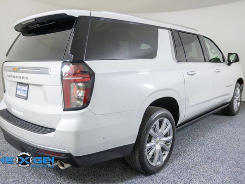 Used 2024 Chevrolet Suburban High Country w/ Advanced Technology Package AWD/4WD image 7