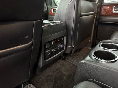 Used 2016 Lincoln Navigator Select AWD/4WD image 23