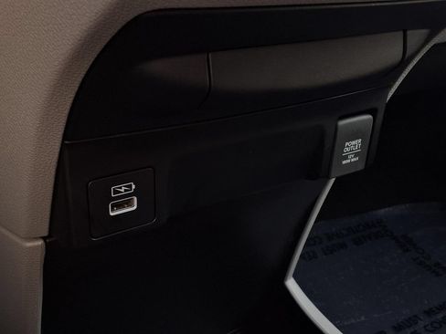 Used 2024 Honda Odyssey EX-L image 11