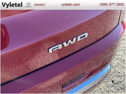 Certified 2023 GMC Acadia Denali w/ Denali Ultimate Package image 9