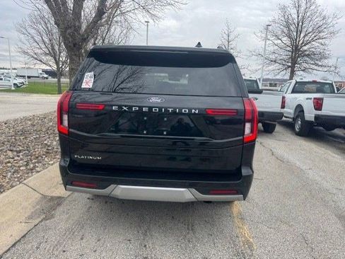 Used 2025 Ford Expedition Platinum w/ Driver's Package image 9
