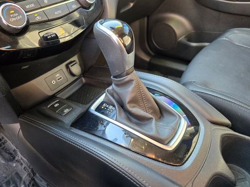 Used 2019 Nissan Rogue SL w/ Premium Package image 26