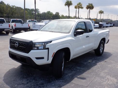 Used 2024 Nissan Frontier S RWD image 18