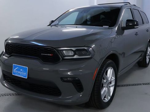 Used 2023 Dodge Durango GT image 3