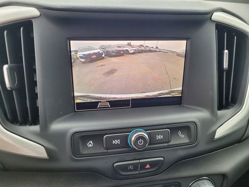 Used 2023 GMC Terrain SLE w/ Driver Convenience Package image 19