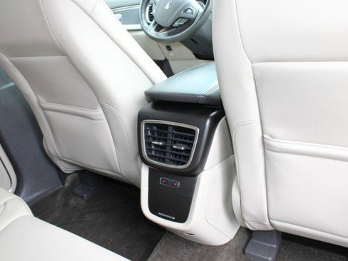 Used 2016 Lincoln MKX Reserve w/ Climate Package AWD/4WD image 17