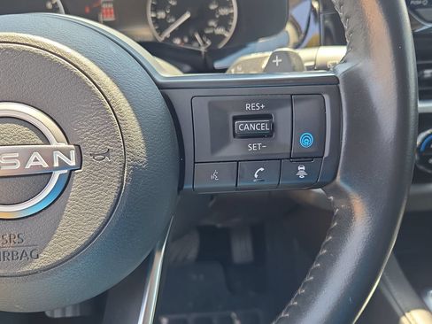 Used 2025 Nissan Pathfinder SV FWD image 14
