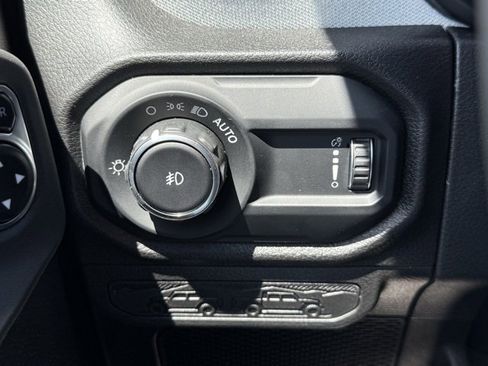 Used 2024 Jeep Wrangler Sport S image 30
