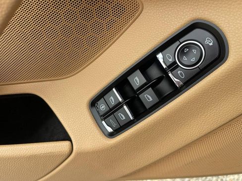 Used 2013 Porsche Panamera 4 Platinum Edition image 26