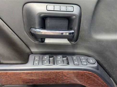 Used 2016 GMC Sierra 2500 SLT w/ Duramax Plus Package image 18
