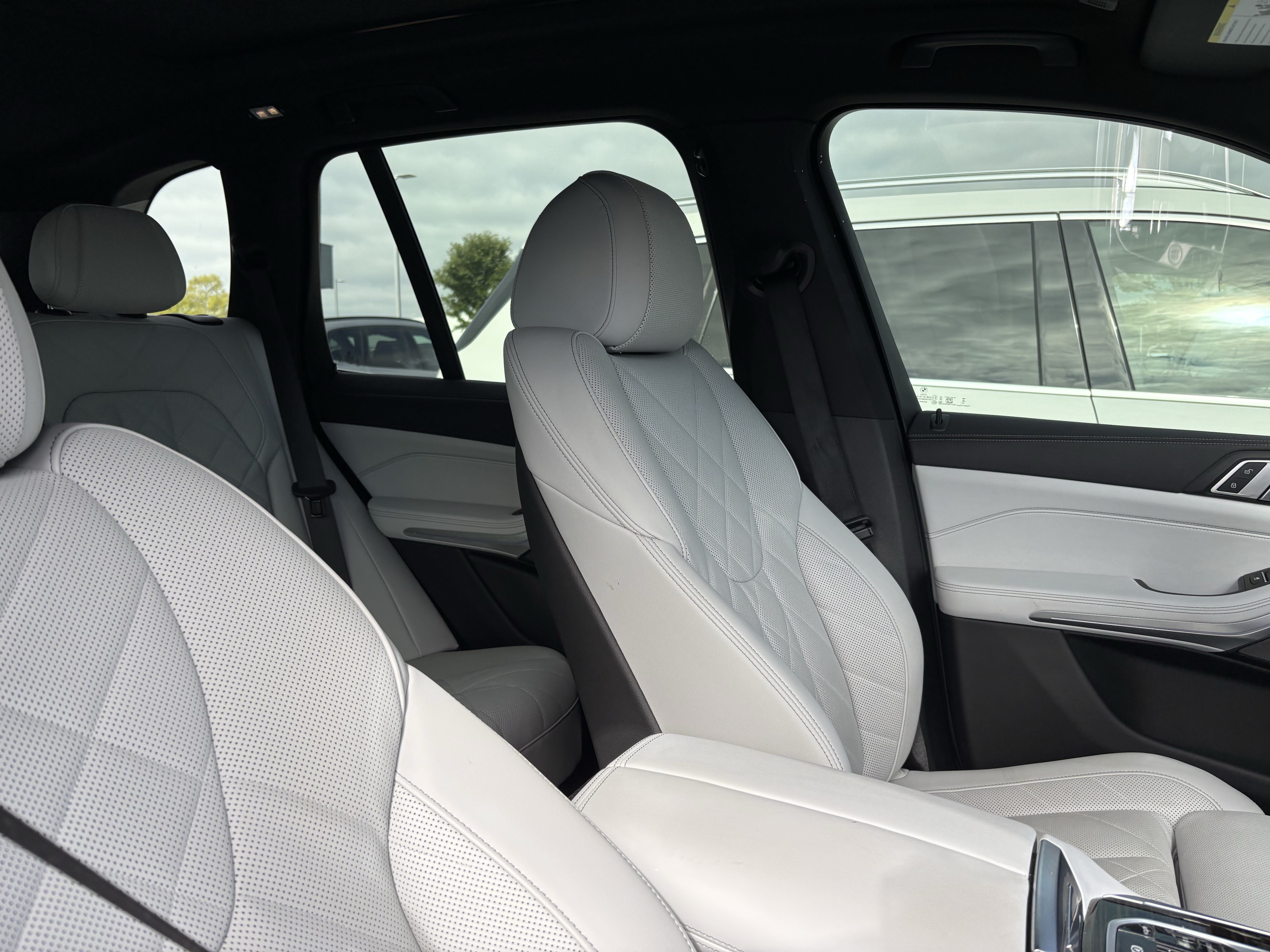 Certified 2025 BMW X5 sDrive40i w/ Premium Package RWD image 35