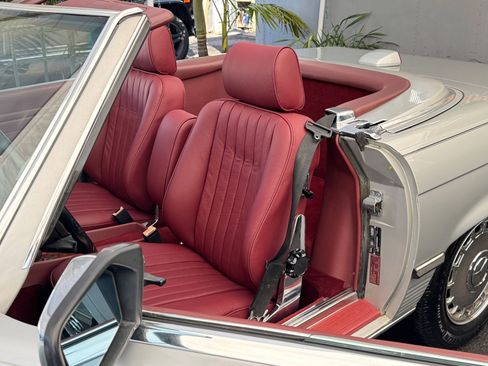Used 1987 Mercedes-Benz 560 SL image 21