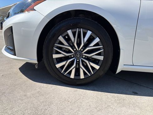 Certified 2023 Nissan Altima 2.5 SV image 12