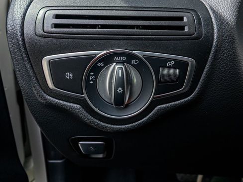 Used 2021 Mercedes-Benz GLC 300 w/ AMG Line image 21