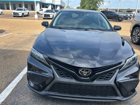 Used 2023 Toyota Camry SE FWD image 8