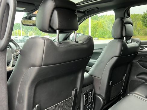 Used 2020 Jeep Grand Cherokee Limited AWD/4WD image 32