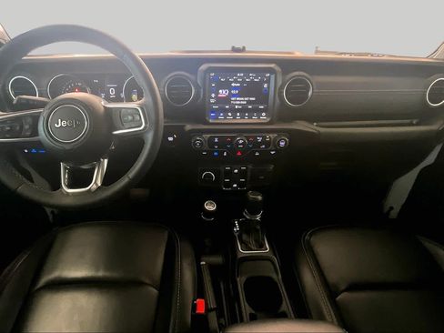Used 2023 Jeep Wrangler Unlimited Sahara AWD/4WD image 14