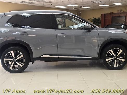 Used 2021 Nissan Rogue Platinum image 7