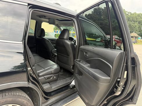 Used 2016 Honda Pilot Touring image 16